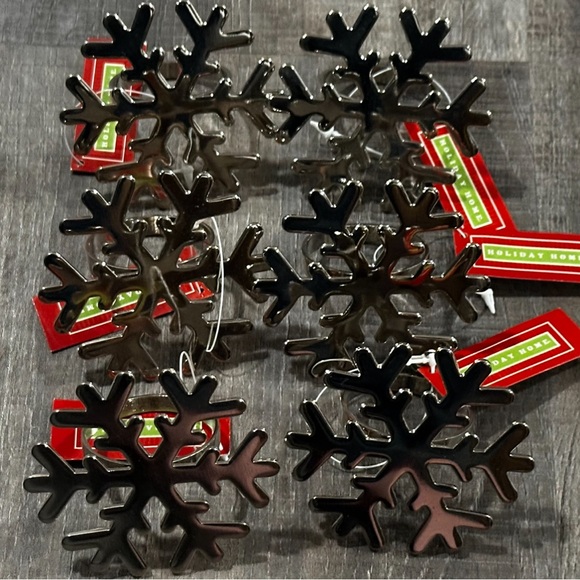 New Set of 8 Silvertone Snowflake Napkin Rings - Picture 2 of 4